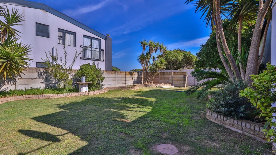 4 Bedroom Property for Sale in Britannia Bay Western Cape